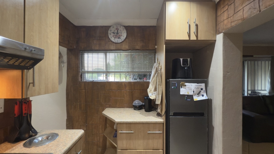 To Let 1 Bedroom Property for Rent in Flamwood North West